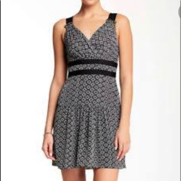 Diane Von Furstenberg black/white sleeveless dress - Picture 1 of 10